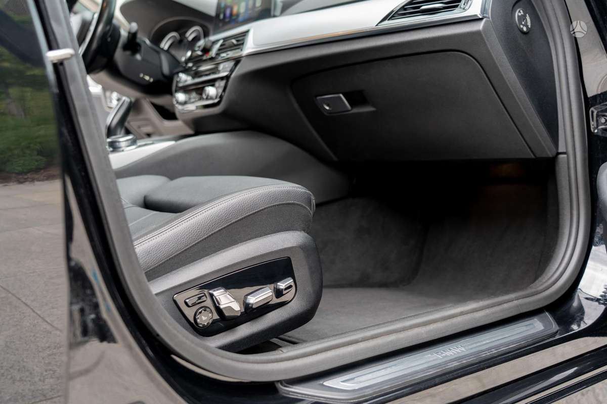 BMW 520, 2.0 l., Седан