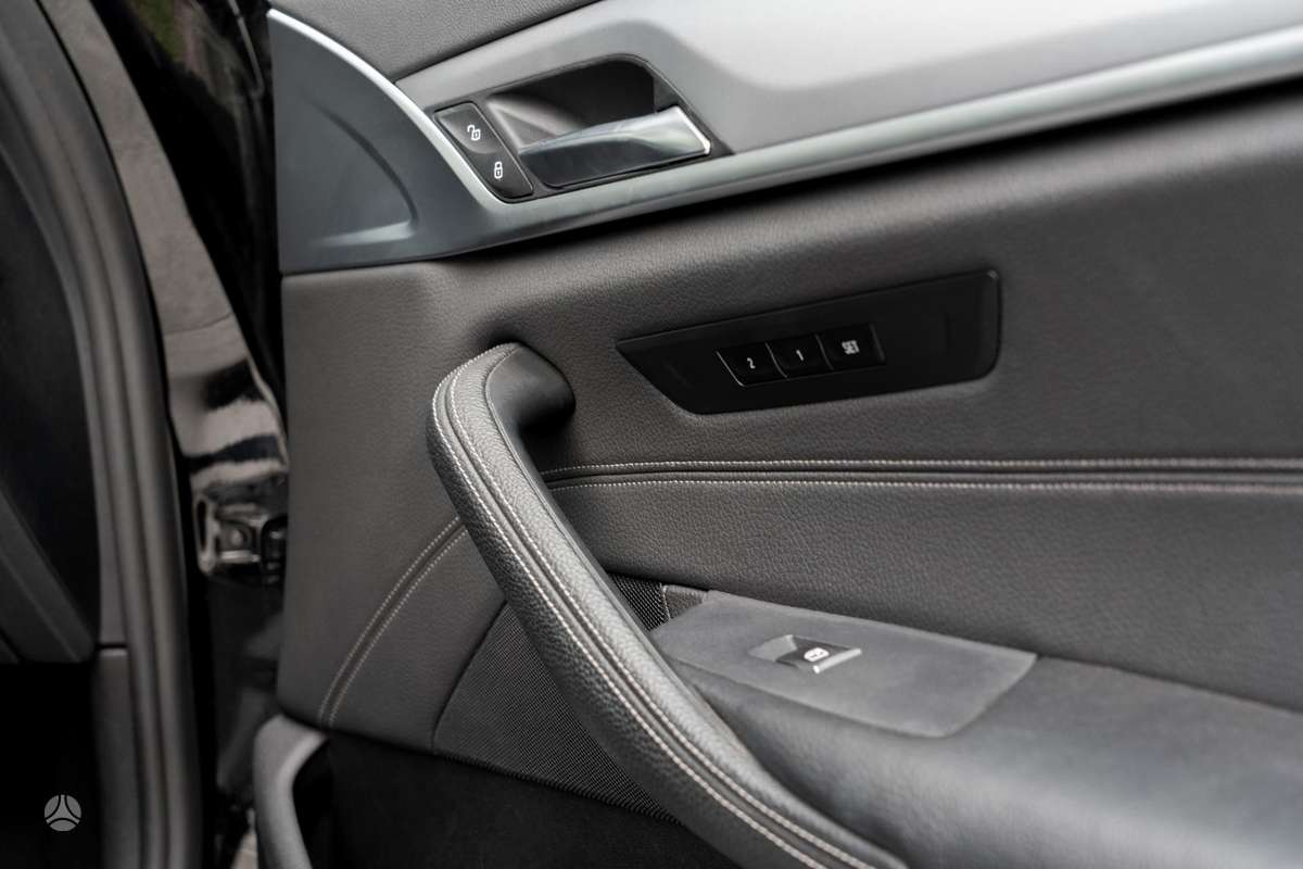 BMW 520, 2.0 l., Седан