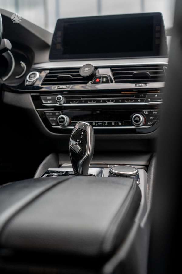 BMW 520, 2.0 l., Седан