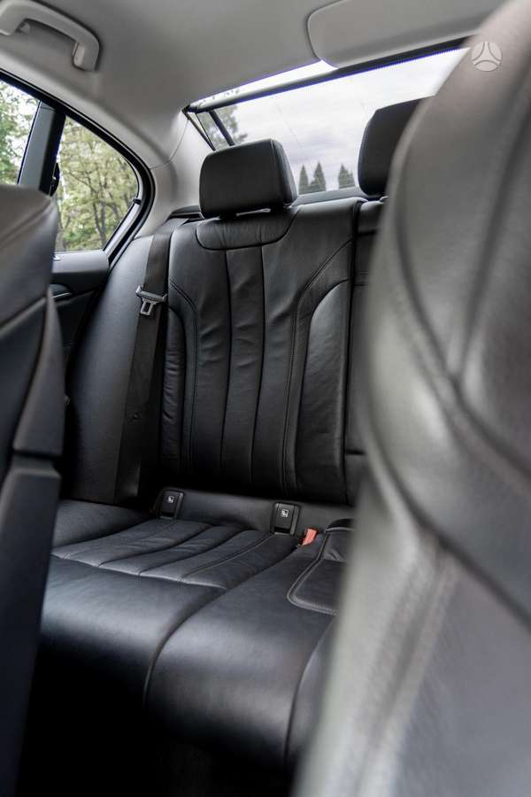BMW 520, 2.0 l., Седан