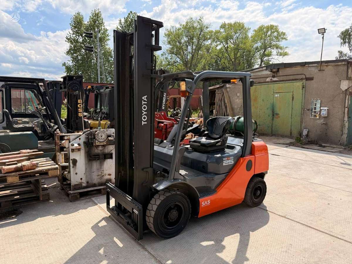 Toyota 02-8FGF25, forklifts