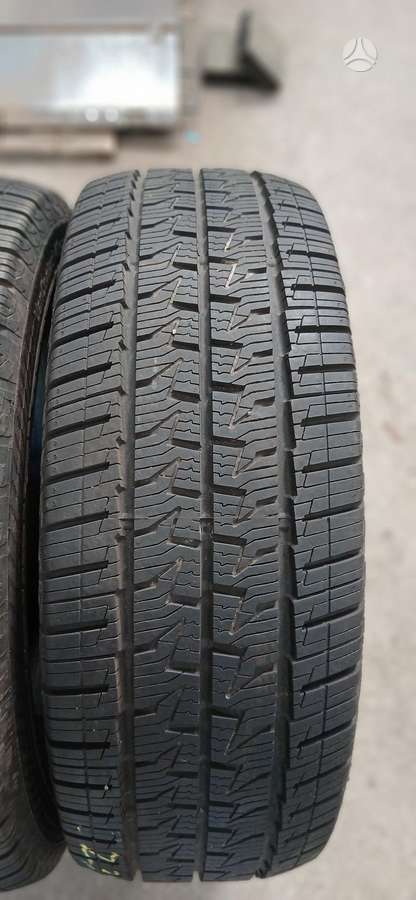 Continental, universalios 235/65 R16