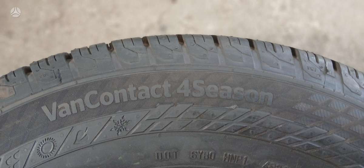 Continental, universalios 235/65 R16