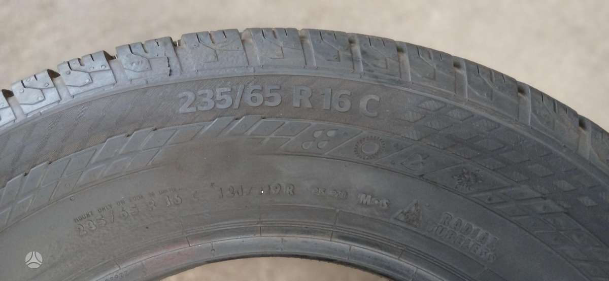 Continental, universalios 235/65 R16