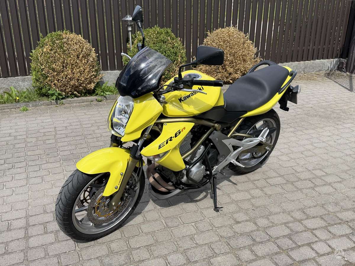 Kawasaki ER 649cc, street / classic