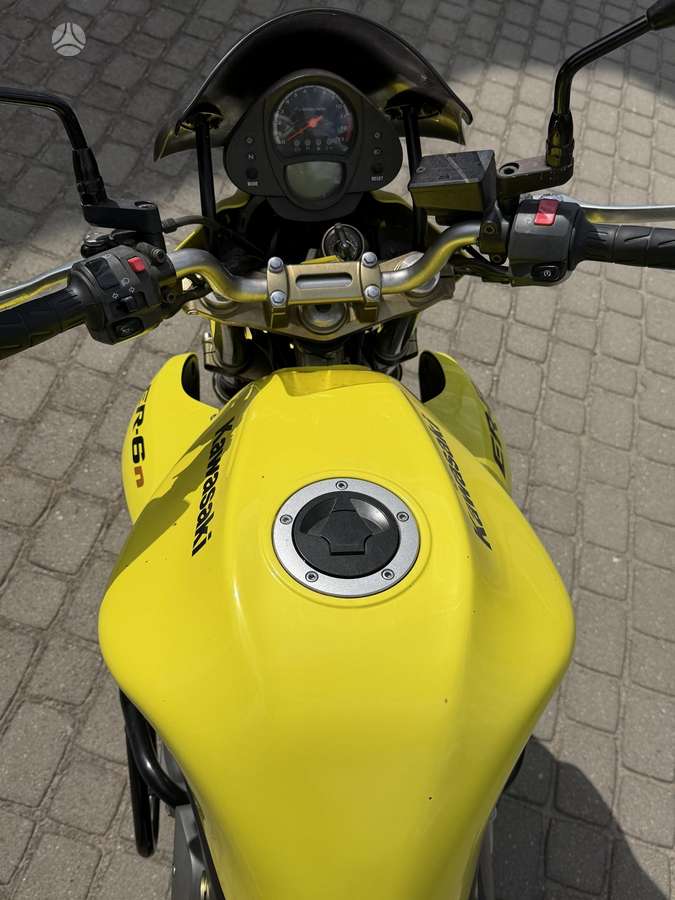 Kawasaki ER 649cc, street / classic