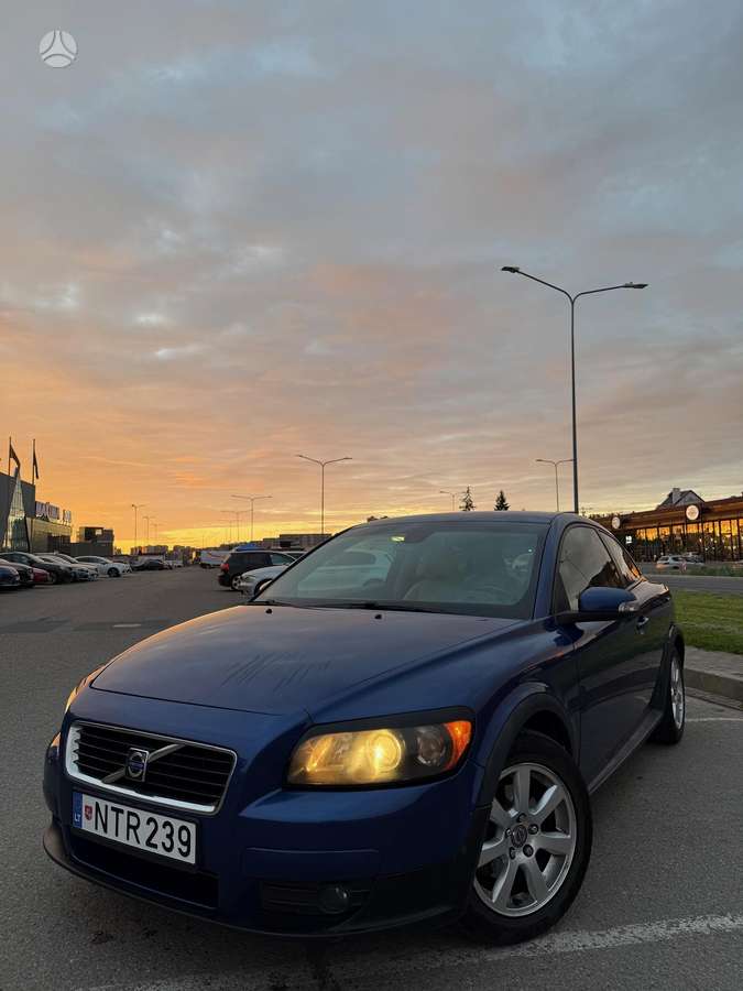 Volvo C30, 2.0 l., hatchback