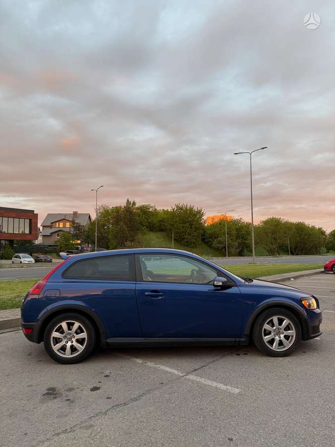Volvo C30, 2.0 l., hatchback
