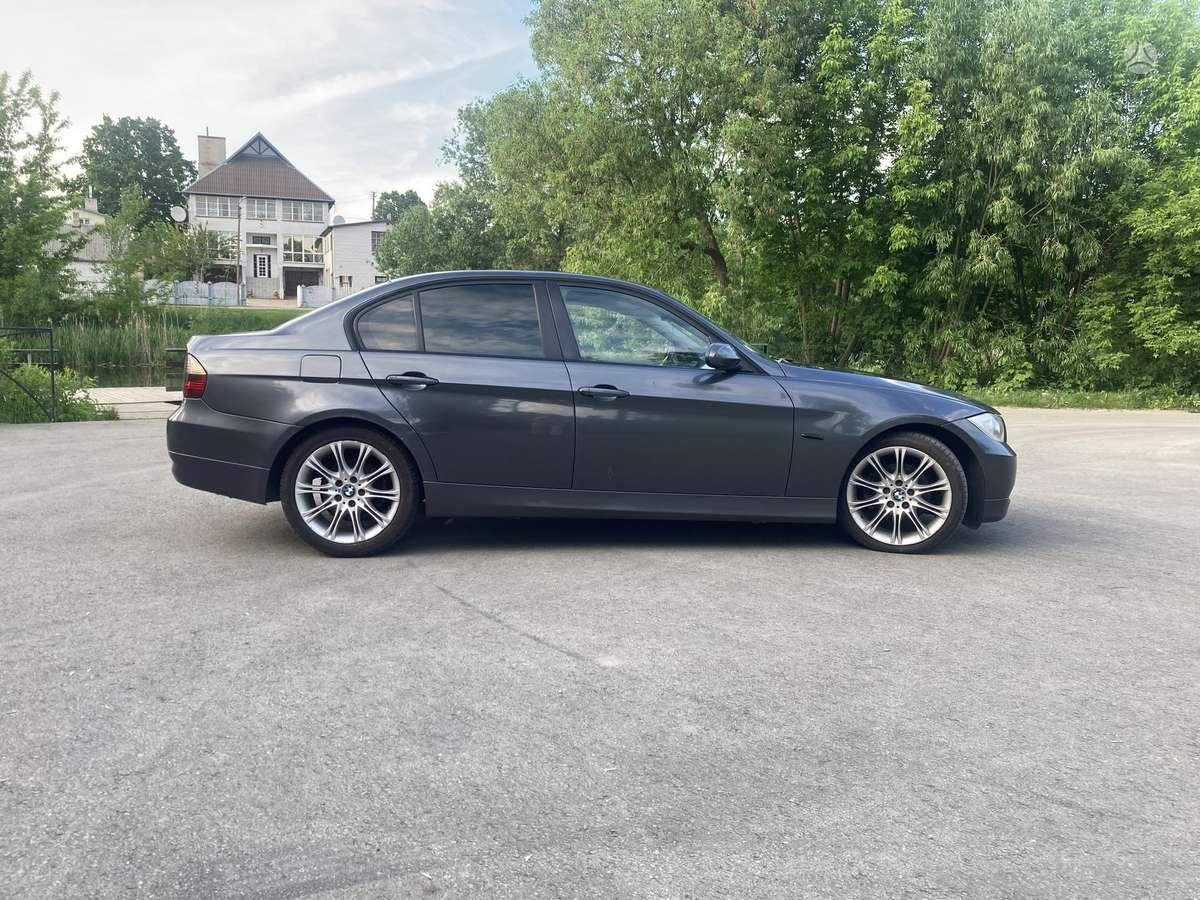 BMW 320, 2.0 l., Седан