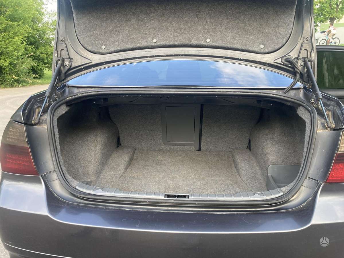 BMW 320, 2.0 l., Седан