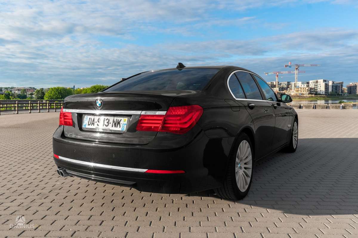 BMW 730, 3.0 l., Седан