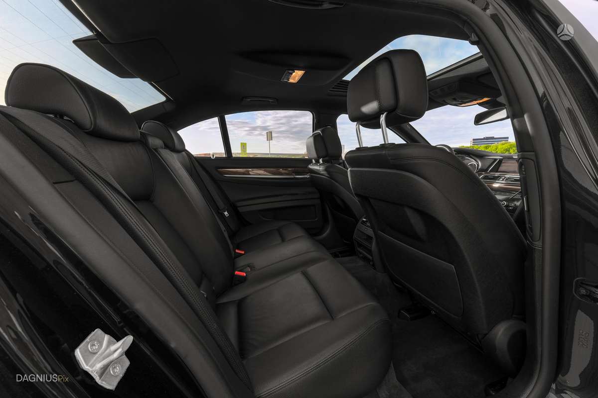 BMW 730, 3.0 l., Седан