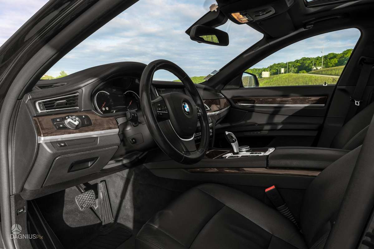 BMW 730, 3.0 l., Седан