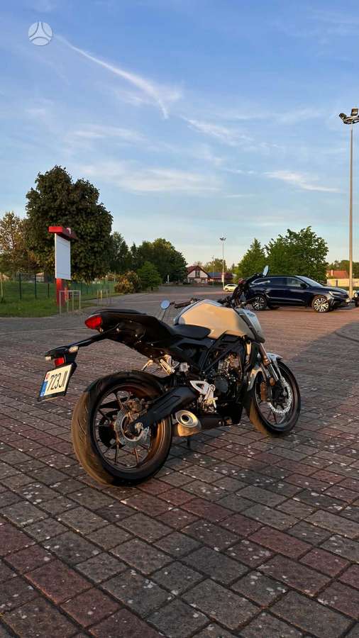 Honda CB 125cc, street / classic
