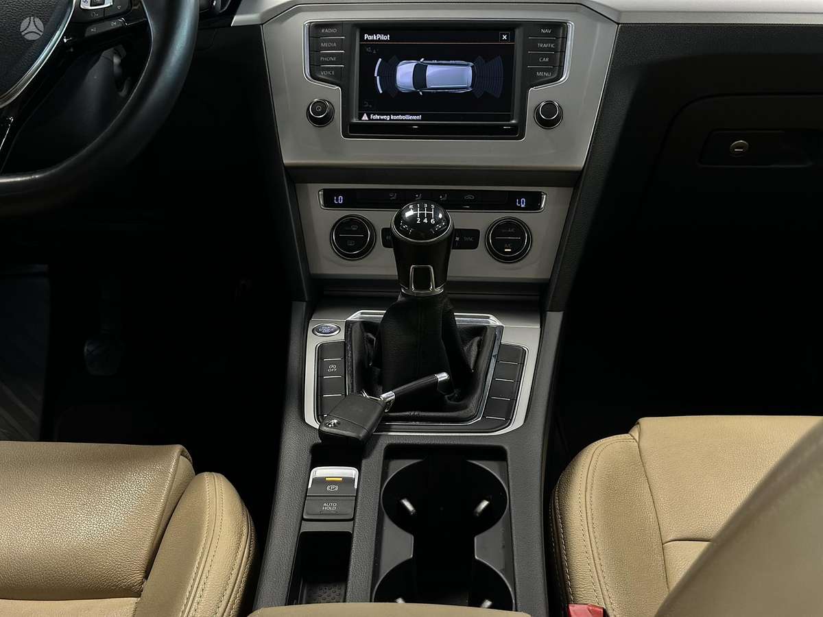 Volkswagen Passat - 7