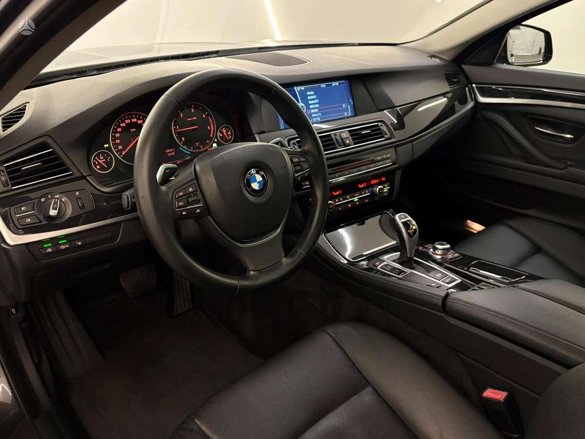 BMW 520, 2.0 l., Седан