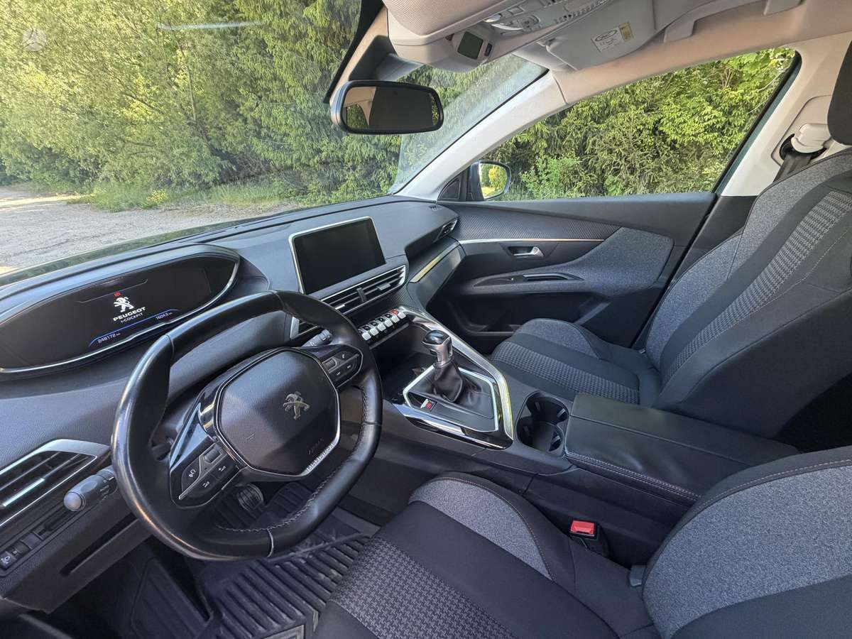 Peugeot 5008, 1.5 l., mpv / minivan