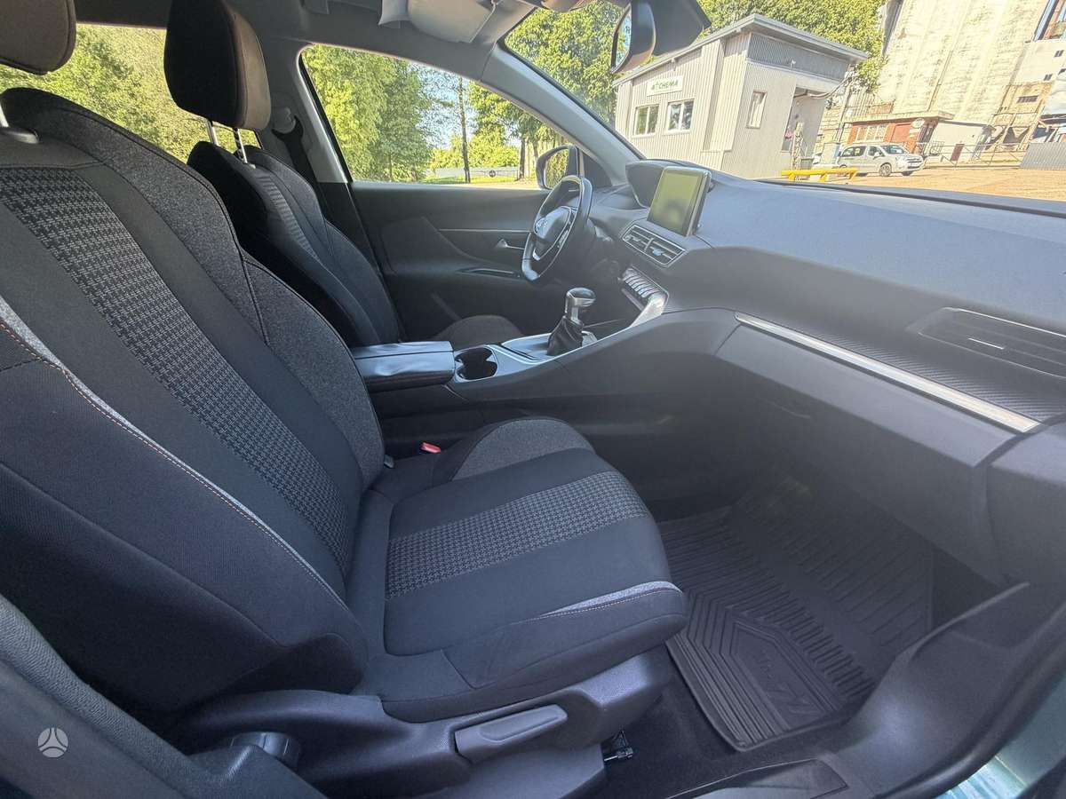 Peugeot 5008, 1.5 l., mpv / minivan