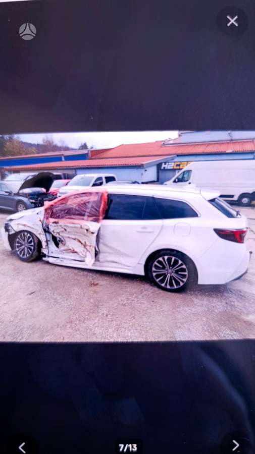 Toyota Corolla по частям. Spalvos kodas 2pu