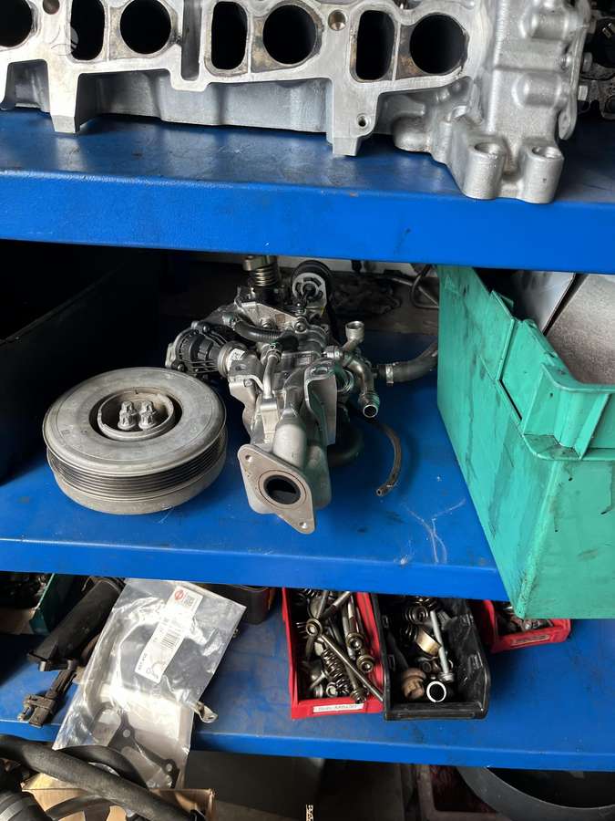 BMW 525 engine parts