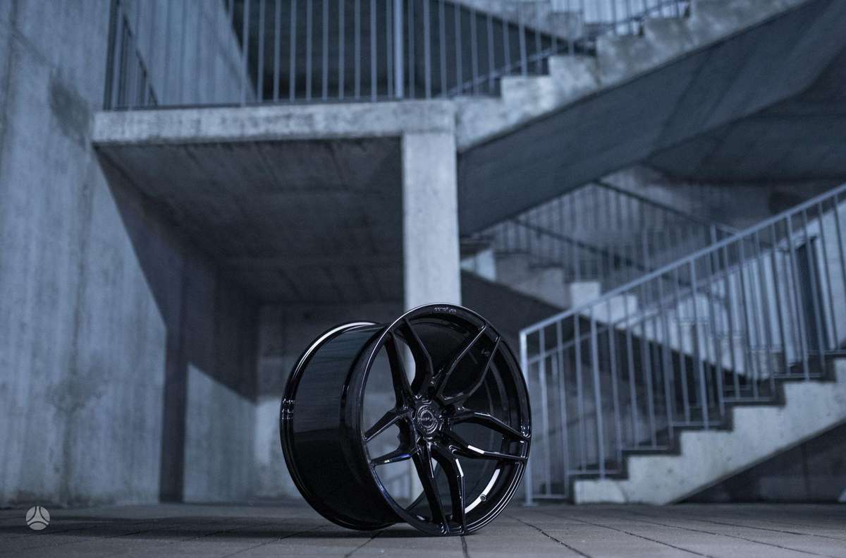 CONCAVER CVR3 Platinum Black, light alloy, R20