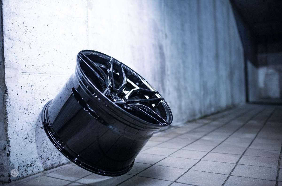 CONCAVER CVR3 Platinum Black, light alloy, R20