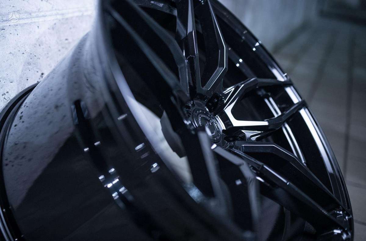 CONCAVER CVR3 Platinum Black, light alloy, R20
