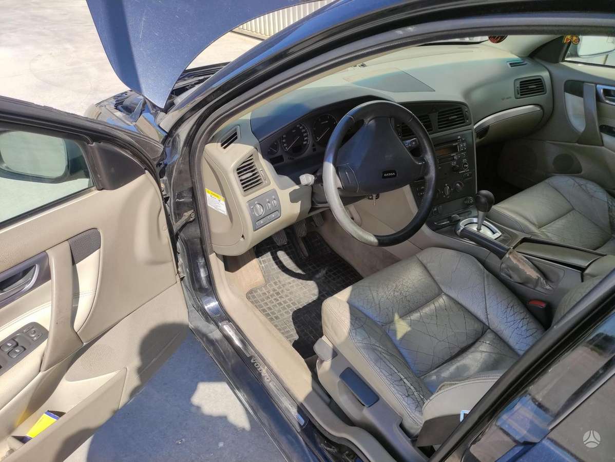 Volvo S60, 2.4 l., Седан
