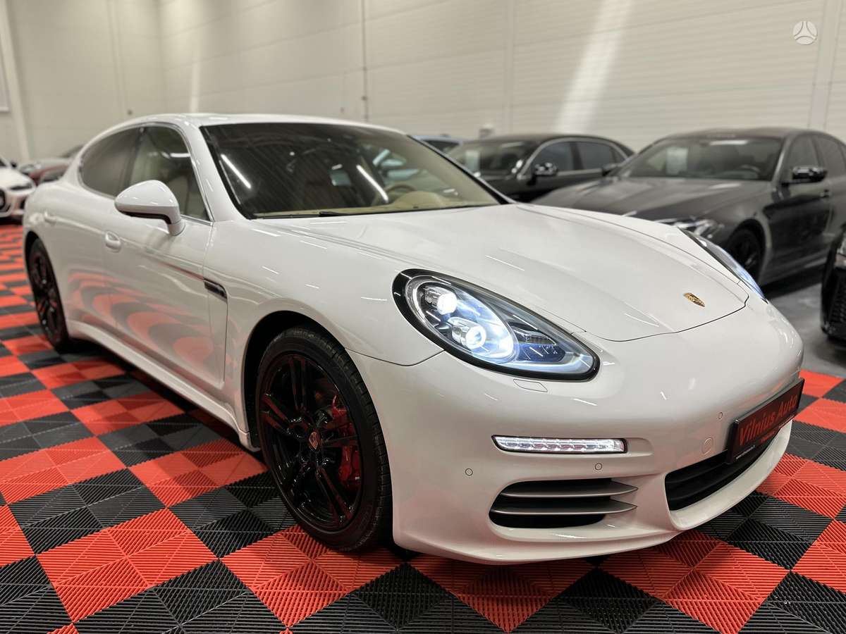 Porsche Panamera - 3
