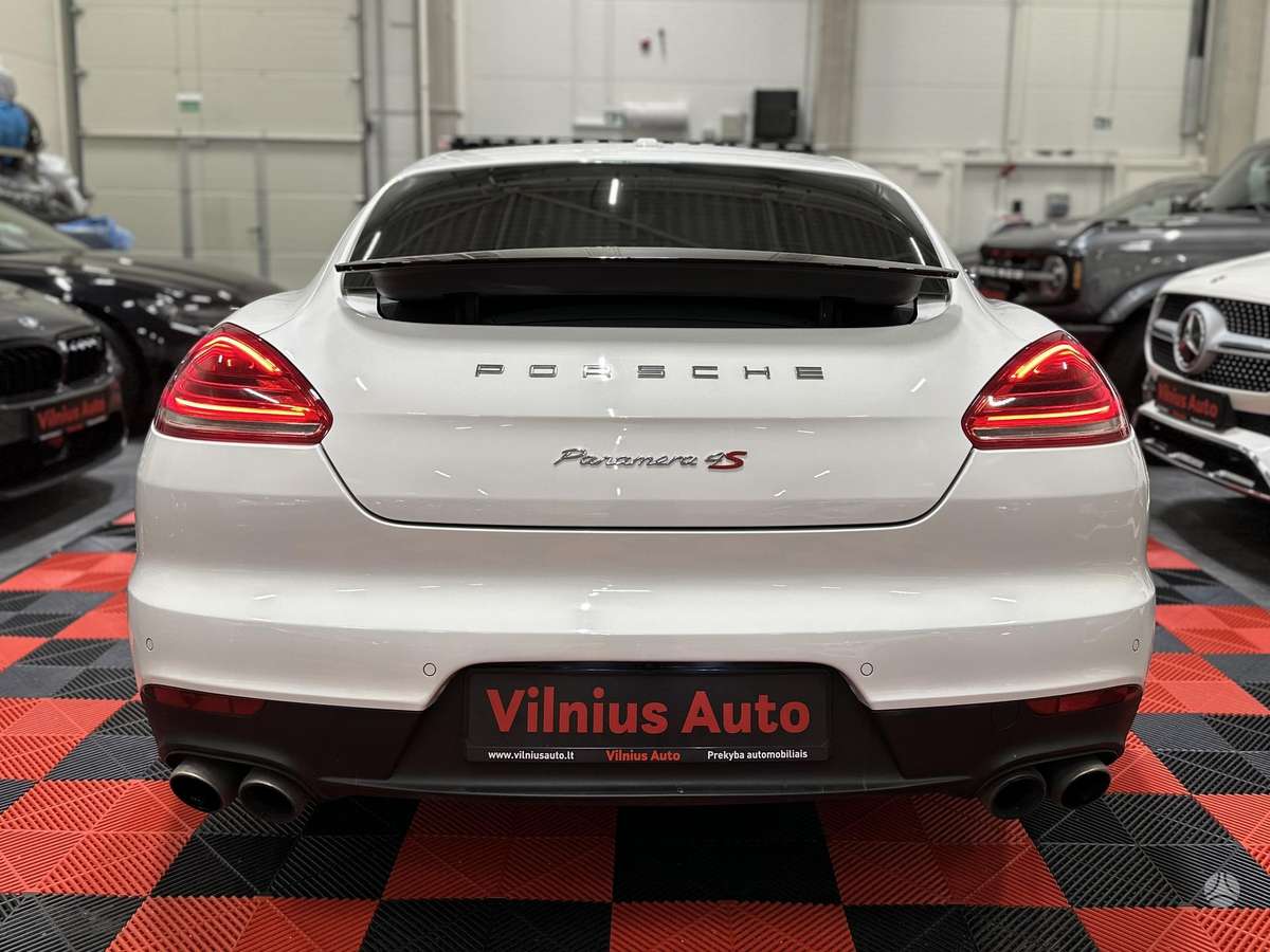 Porsche Panamera - 5