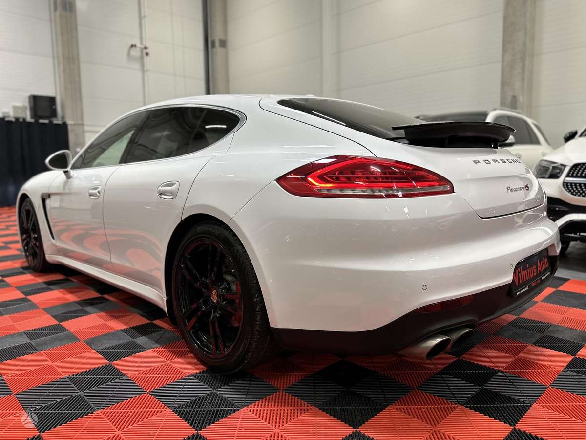 Porsche Panamera - 6