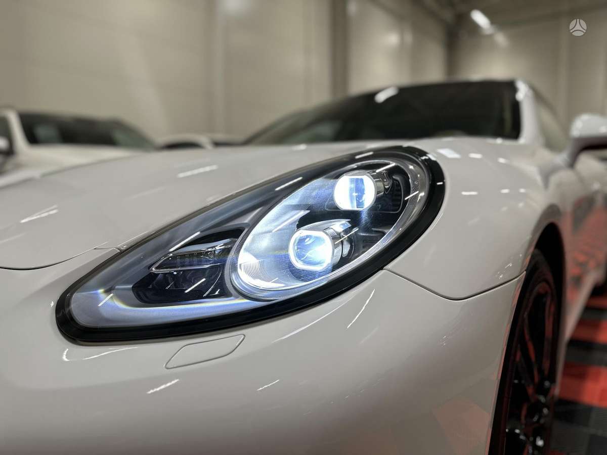 Porsche Panamera - 7