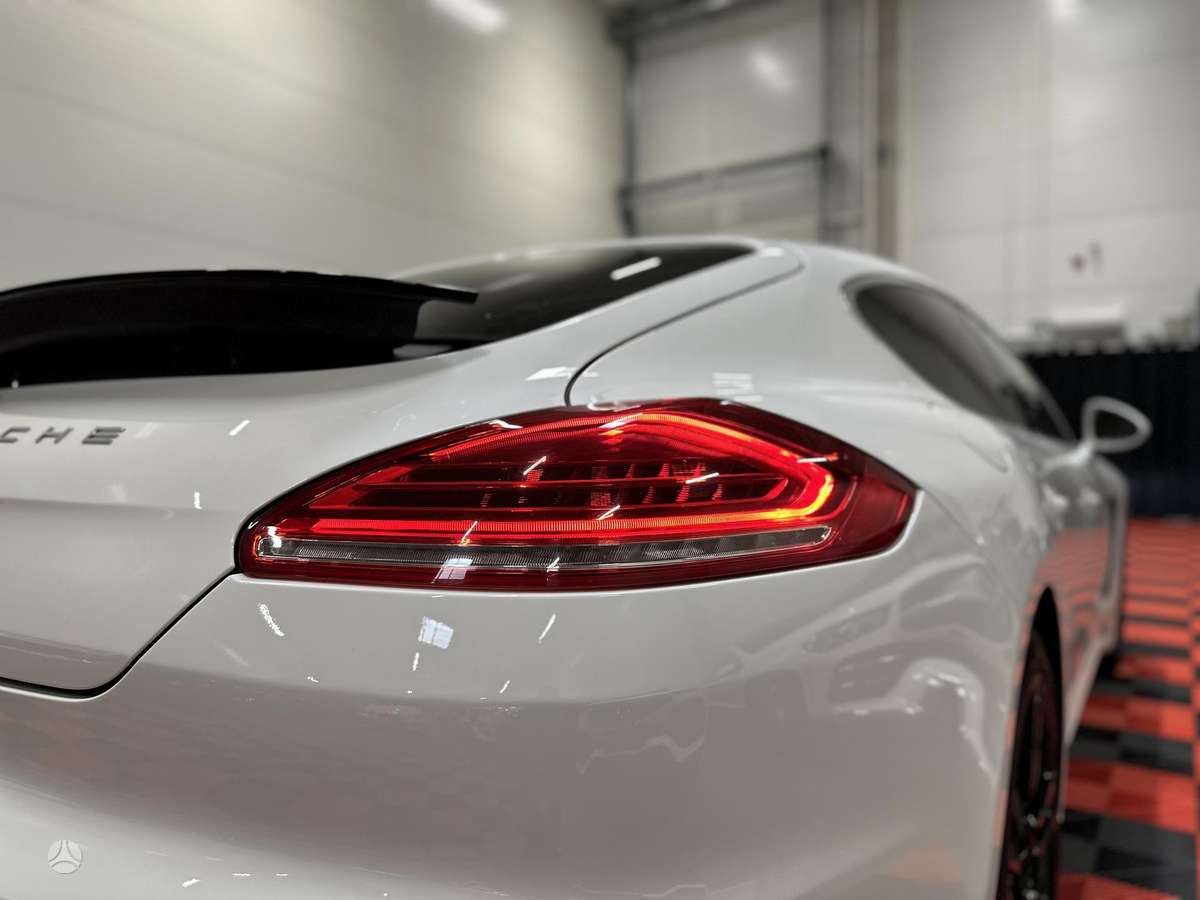 Porsche Panamera - 9