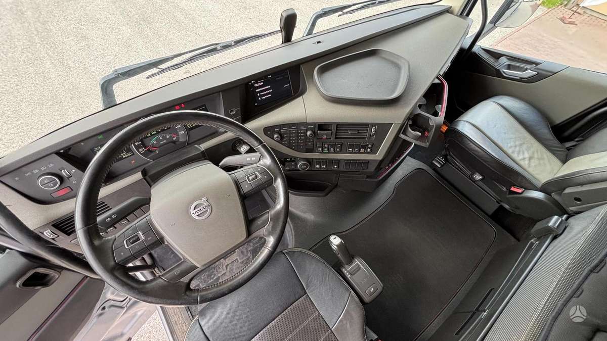 Volvo FH540, с краном