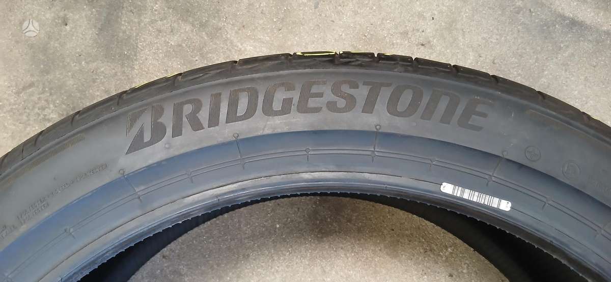 Bridgestone, летние 235/45 R21