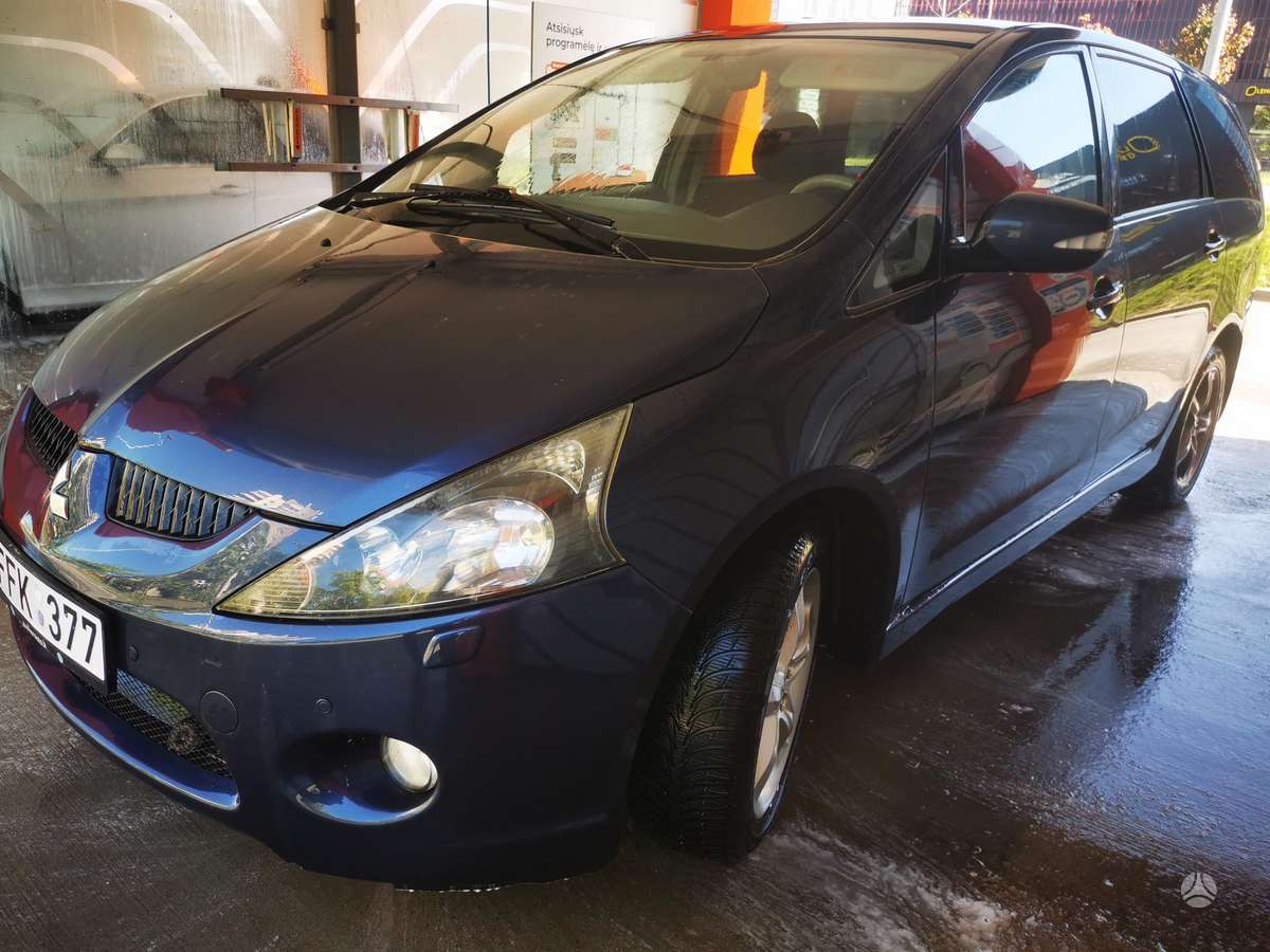 Mitsubishi Grandis, 2.4 l., Минивэн