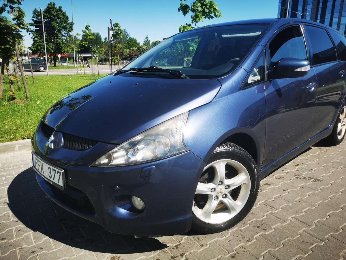 Mitsubishi Grandis, 2.4 l., Минивэн