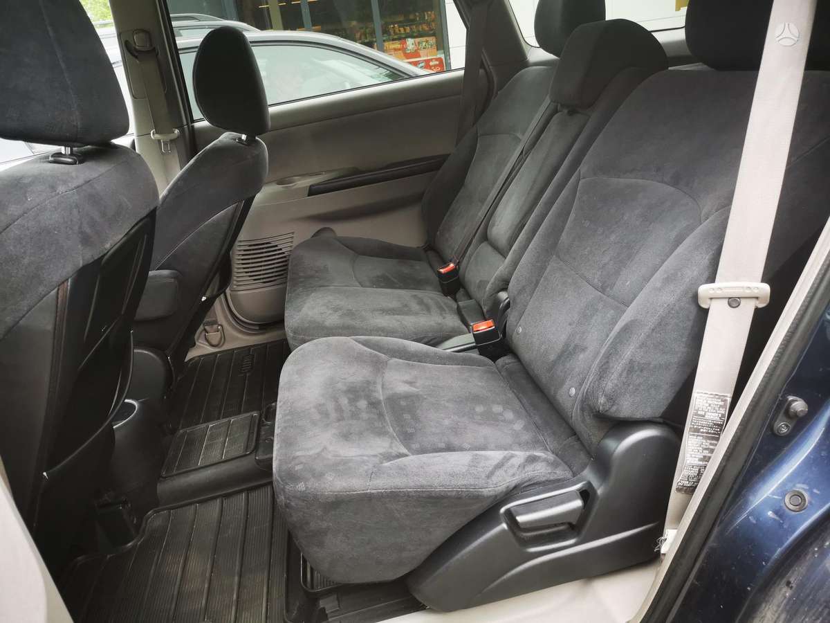 Mitsubishi Grandis, 2.4 l., Минивэн