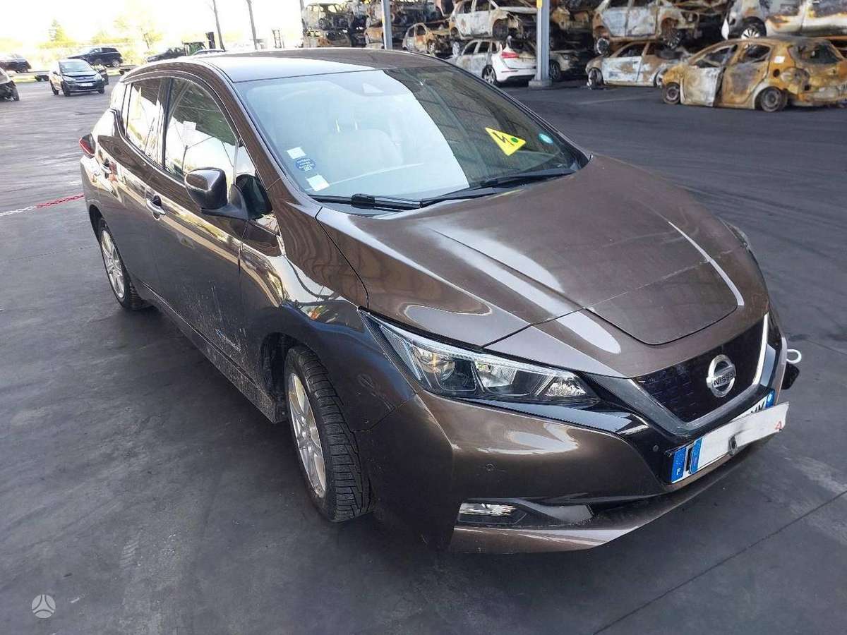 Nissan Leaf по частям