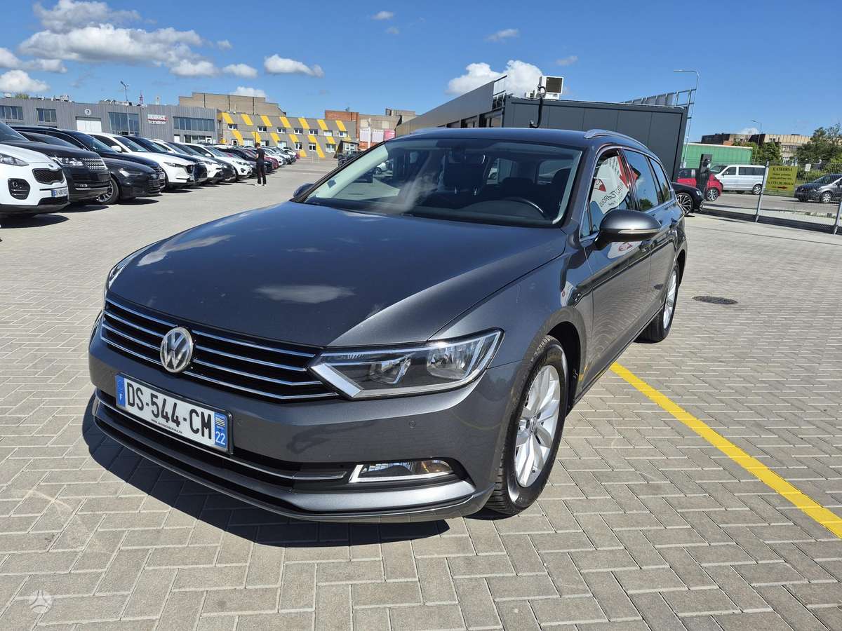 Volkswagen Passat - 2
