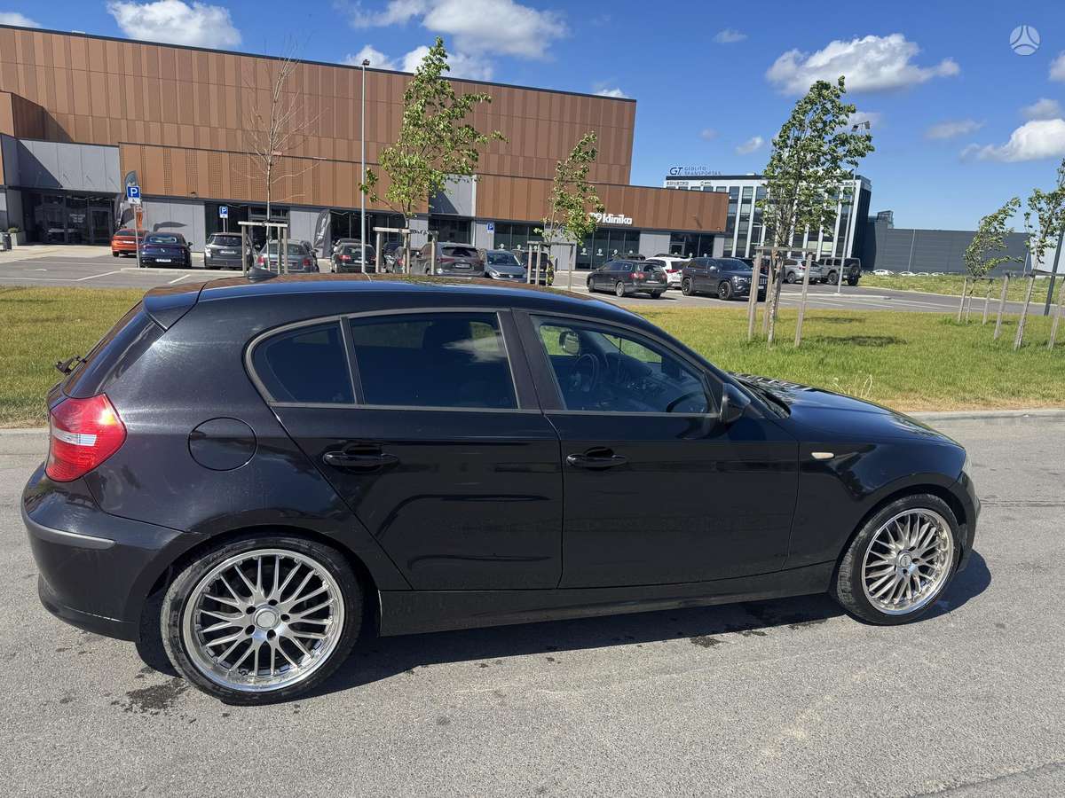 BMW 120, 2.0 l., hatchback