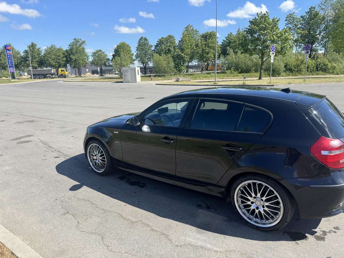 BMW 120, 2.0 l., hatchback