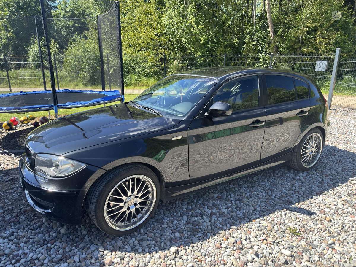 BMW 120, 2.0 l., hatchback