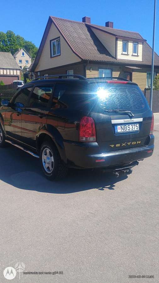 SsangYong Rexton, 2.7 l., off-road / crossover