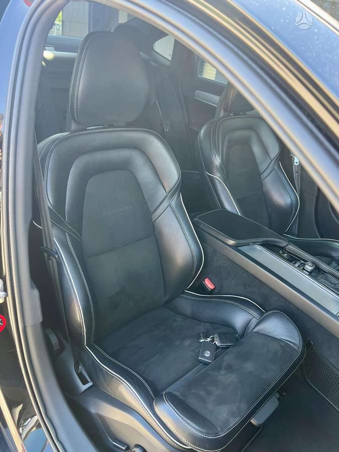 Volvo S90, 2.0 l., Седан