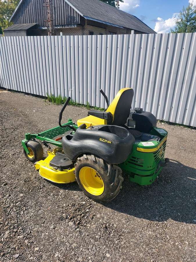 John Deere Z645, garden tractors