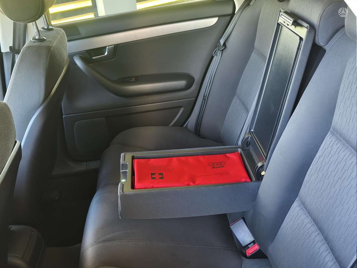 Audi A4, 2.7 l., Седан