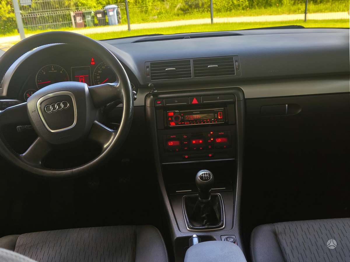 Audi A4, 2.7 l., Седан