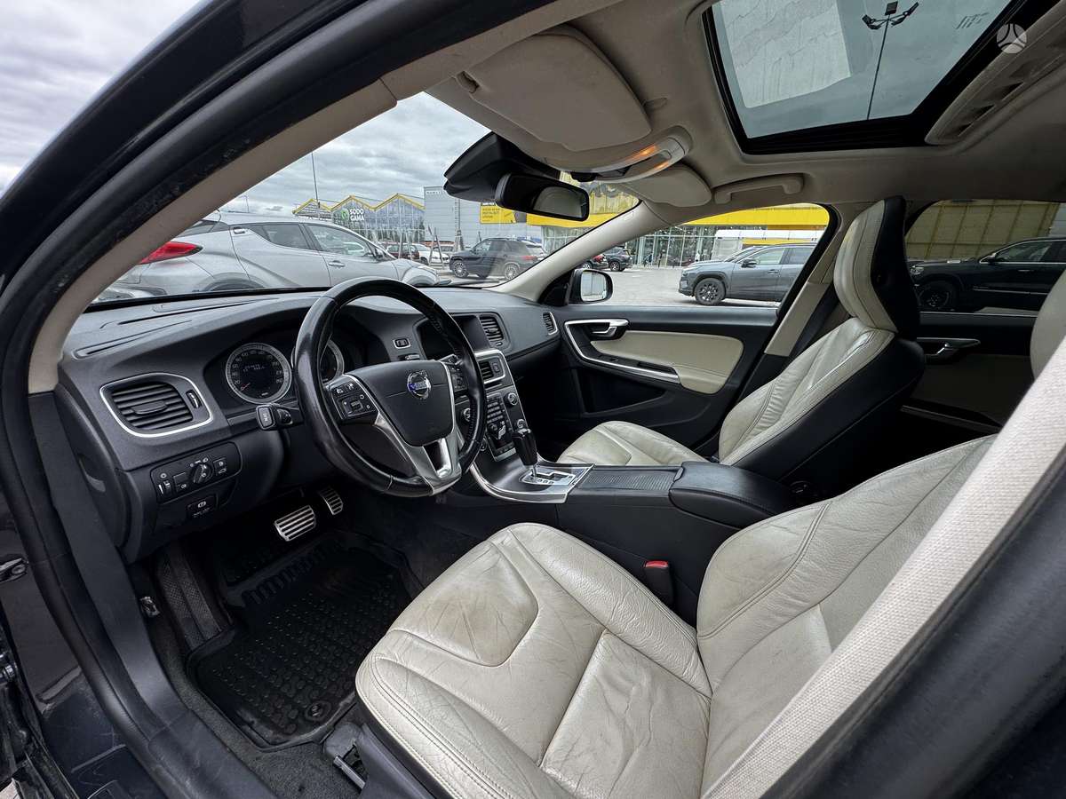 Volvo S60, 2.0 l., Седан