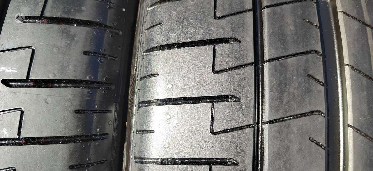 Pirelli P Zero PZ4, summer 245/45 R19